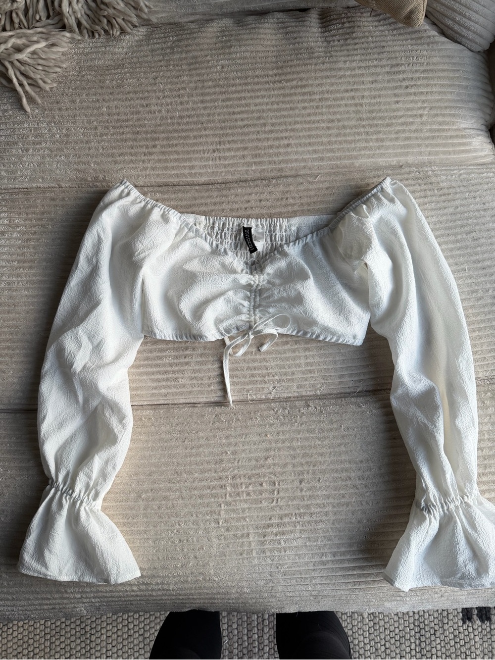 H&M White Off-Shoulder Cropped Peasant Top